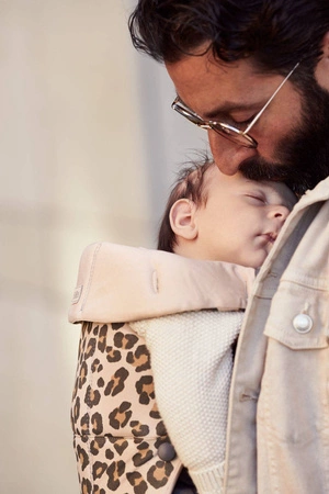 BABYBJORN MINI Cotton – nosidełko, Beż/Leopard