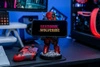 stojak Marvel Deadpool - dźwigając ciężar - (20 cm) wersja 2