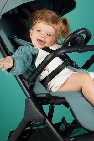 Easywalker Jackey XL Przestronny, samoskładający się wózek spacerowy z kołami XL Forest Green