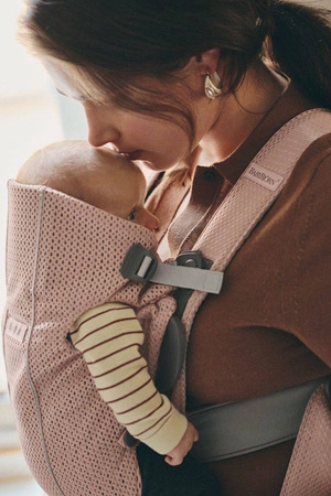 BABYBJORN MINI 3D Mesh – nosidełko, Zgaszony Róż