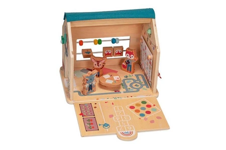 LILLIPUTIENS Drewniana rozkładana Szkoła z 3 figurkami i akcesoriami 3 lata+