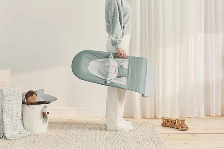 BABYBJORN - leżaczek BALANCE SOFT COTTON/JERSEY - Jasnoszałwiowy/Szary