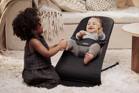 BABYBJORN - leżaczek BALANCE SOFT COTTON - Czarny / Ciemny Szary