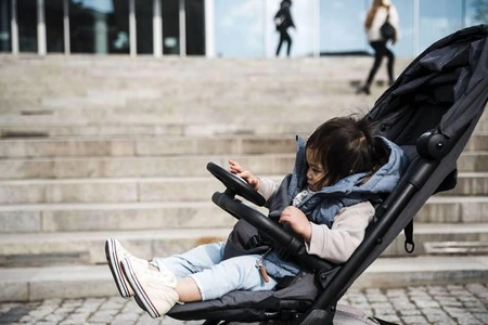 Easywalker Jackey Kompaktowy, samoskładający się wózek spacerowy z torbą transportową Marble Grey