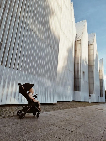 Easywalker Jackey Special Edition Kompaktowy, samoskładający się wózek spacerowy z torbą transportową Gold