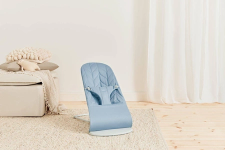 BABYBJORN - leżaczek BLISS COTTON, Petal Quilt, Niebieski