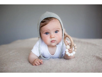 Gryzak donut biało-beżowy