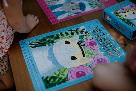 Mudpuppy Puzzle - książka "Alicja w Krainie Wąsów" Kotopowieści 100 elementów 6+