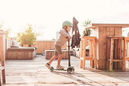 SCOOTANDRIDE Highwaykick 3 LED Hulajnoga składana ze świecącymi kółkami 3+ Forest