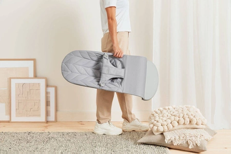 BABYBJORN - leżaczek BLISS COTTON, Petal Quilt, Jasny Szary