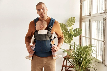 BABYBJORN - nosidełko Harmony 3D Mesh, Granatowy + śliniaczek do nosidełka Harmony