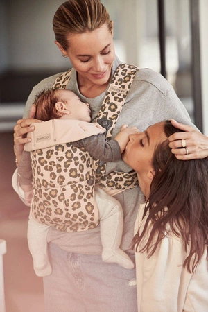 BABYBJORN MINI Cotton – nosidełko, Beż/Leopard