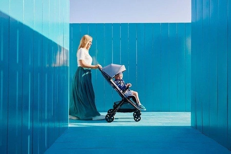 Easywalker Jackey Kompaktowy, samoskładający się wózek spacerowy z torbą transportową Shadow Black