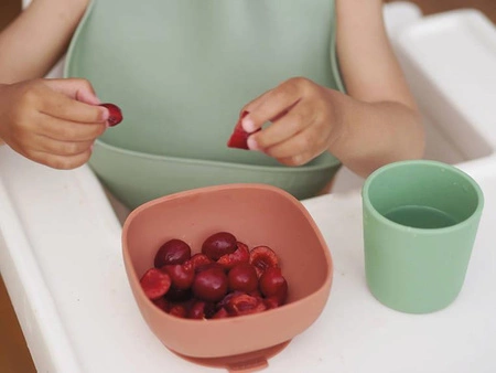 Beaba Śliniak silikonowy z kieszonką sage green