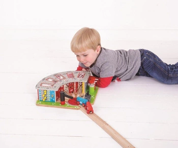 Ogromna parowozownia dla 5 pociągów