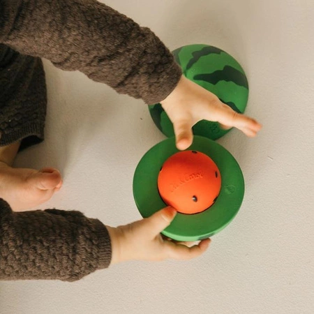 Oli & Carol Gryzak Układanka z Piłką Grzechotką Arbuz