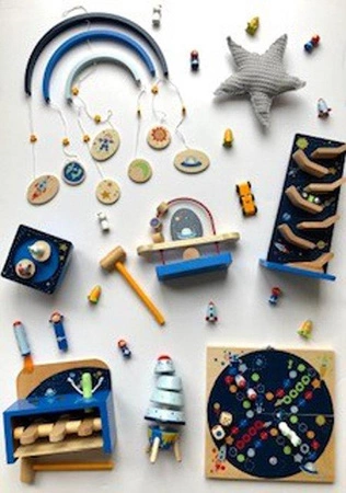 Drewniana pozytywka z tańczącymi figurami Kosmos Small Foot 11449