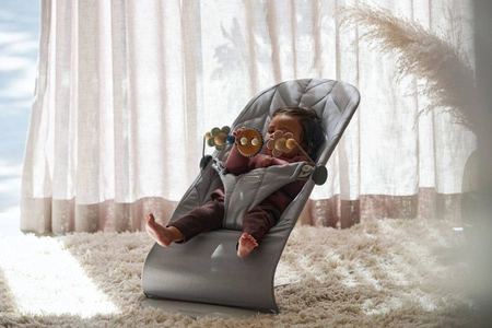 BABYBJORN - leżaczek BLISS COTTON, Petal Quilt, Jasny Szary + Zabawka Googly Eyes Pastels