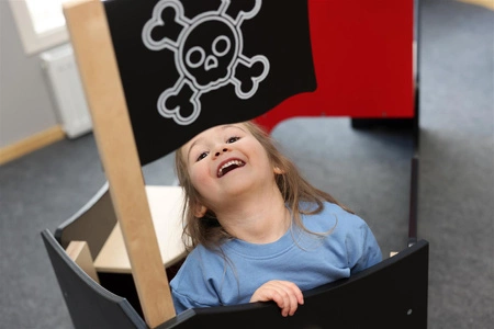 Drewniany statek piracki meble dla dzieci łódka wyposażenie zabawka Micki