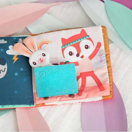 LILLIPUTIENS Miękka książeczka aktywizująca z mini-komforterem „Stella i jej przytulanka” 12 m+