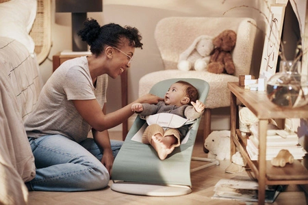 BABYBJORN - leżaczek BALANCE SOFT COTTON/JERSEY - Jasnoszałwiowy/Szary