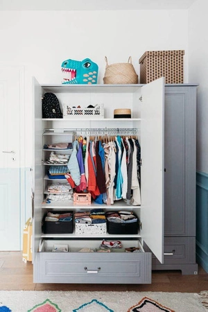 Ines neutral gray szafa 3-drzwiowa