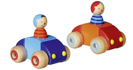 Pojazdy drewniane z ludzikiem i dźwiękiem
