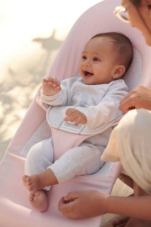 BABYBJORN - leżaczek BALANCE SOFT COTTON/JERSEY - Jasny Różowy/Szary