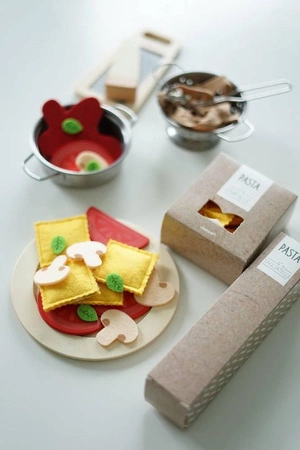 Filcowy zestaw makaronów i akcesoria do przyrządzania włoskiej pasty 3+, Janod