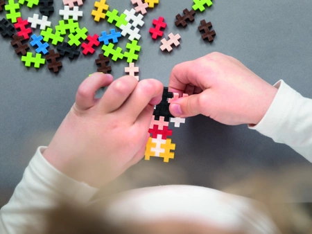 Plus-Plus GO!, Mini Mix- 2600 szt. 10 płytek 40 kół