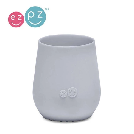EZPZ Komplet pierwszych naczyń silikonowych First Foods Set pastelowa szarość + kubeczek Tiny Cup GRATIS pastelowa szarość