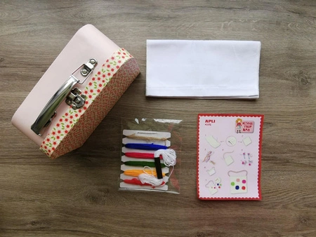 Zestaw do uszycia torebki Apli Kids