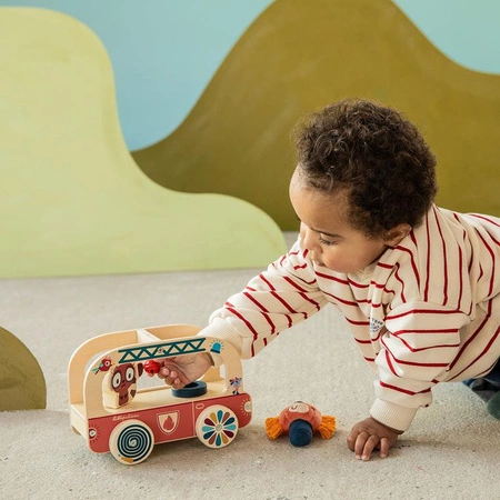 Lilliputiens Drewniany wózek do ciągnięcia Wóz strażacki Lew Jack 12 m+