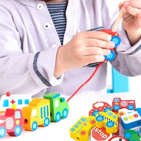 TOOKY TOY Drewniane Klocki Koraliki do Nawlekania Pojazdy Samochody 13 el.