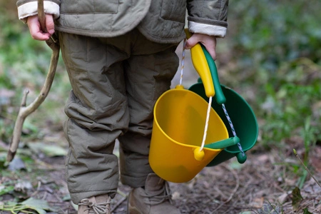 Składane wiaderko do wody i piasku Scrunch Bucket - Koralowy