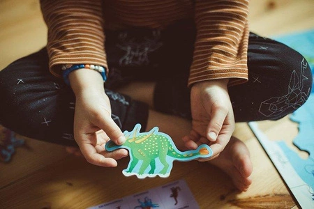 Mudpuppy Puzzle Świat dinozaurów z elementami w kształcie dinozaurów 80 elementów 5+