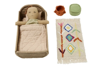 Lalka Nari zabawka bawełniana zestaw z dodatkami Lorena Canals