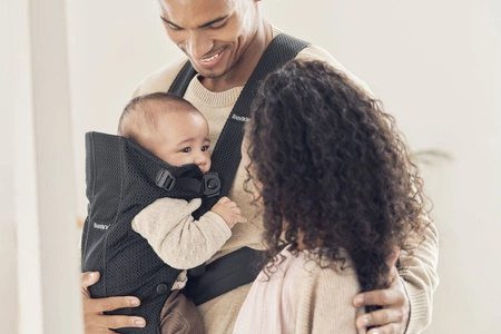 BABYBJORN MINI 3D Mesh – nosidełko, Czarny
