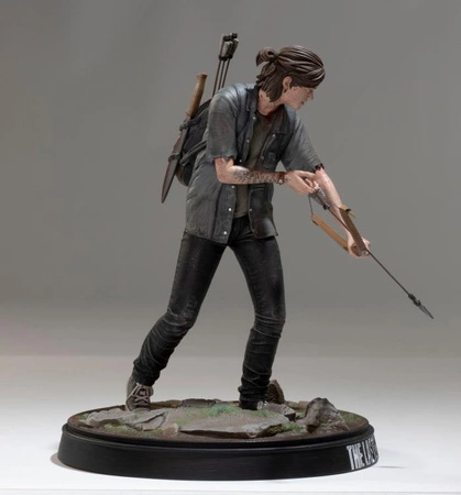 Ellie with Bow The Last of Us Part II Figurka 20 cm