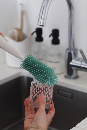 Beaba Szczotka do butelek i smoczków silikonowa Sage Green