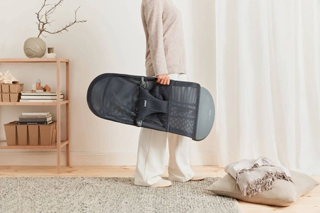 BABYBJORN - leżaczek BLISS MESH - Antracytowy + Zabawka Googly Eyes Pastels