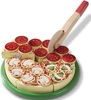 Pizza Party drewniana pizza z dodatkami 50533 Melissa & Doug, zabawa w gotowanie