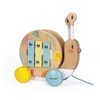 Drewniany ślimak do ciągnięcia z cymbałkami i bębenkiem Pure, Janod