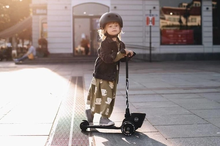 SCOOTANDRIDE Highwaykick 2 Lifestyle Hulajnoga trójkołowa balansowa z zamykanym schowkiem 2+ Zebra