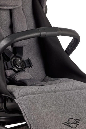 MINI by Easywalker Buggy TURN Kompaktowy wózek spacerowy z obrotowym siedziskiem 360° Soho Grey (z osłoną przeciwdeszczową w zestawie)