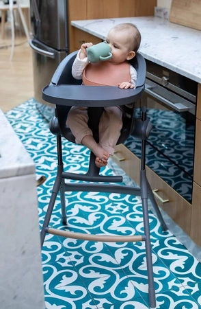 Beaba Kubeczek treningowy silikonu z pokrywką z ustnikiem Pink