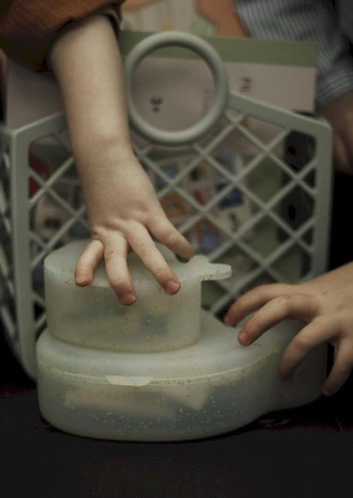 Filibabba Zestaw 2 silikonowych mini pudełek na przekąski Wieloryb Christian Confetti