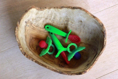 Gryzaczek soczysta malina, niebieski, RaZbaby