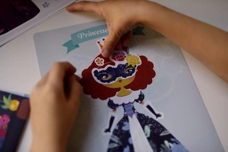 Auzou Naklejki z planszami do wyklejania Księżniczki 3+ 80148