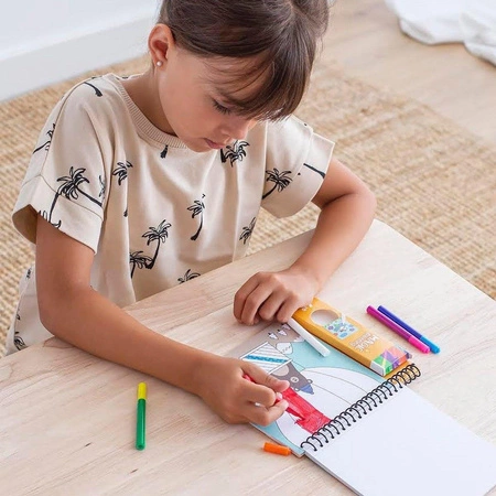Kolorowanka z magicznymi markerami Apli Kids